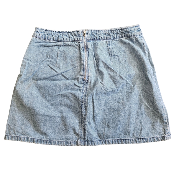 Vintage H&M Blue Denim Skirt with Floral Embroidery - Picture 2 of 3